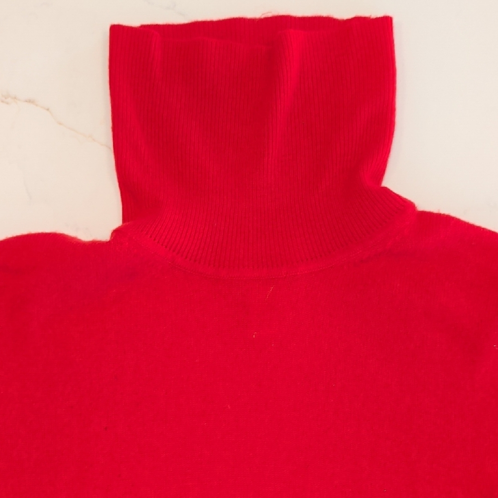 Neiman Marcus 100% Cashmere Sz M Vibrant Red Cowl Turtle Neck Sweater Women's - Picture 9 of 10